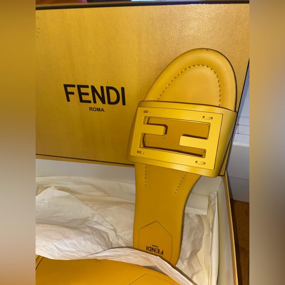 fendi sandles